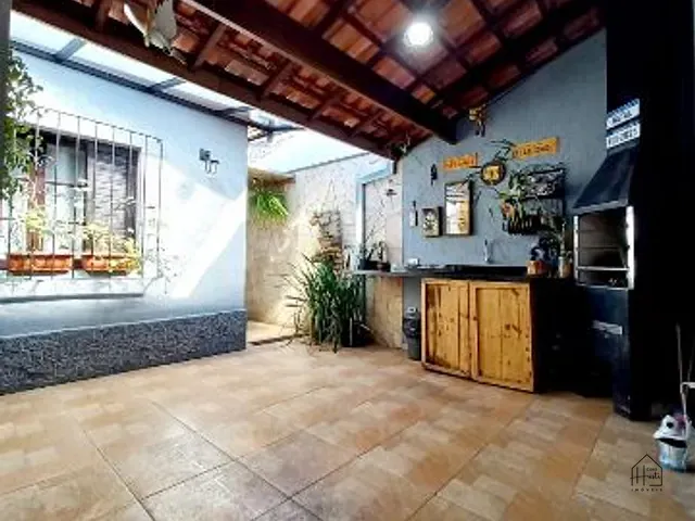 Casa com 128m² 2 quartos e 2 banheiros, à venda, no bairro Jardim Sabiá em Cotia