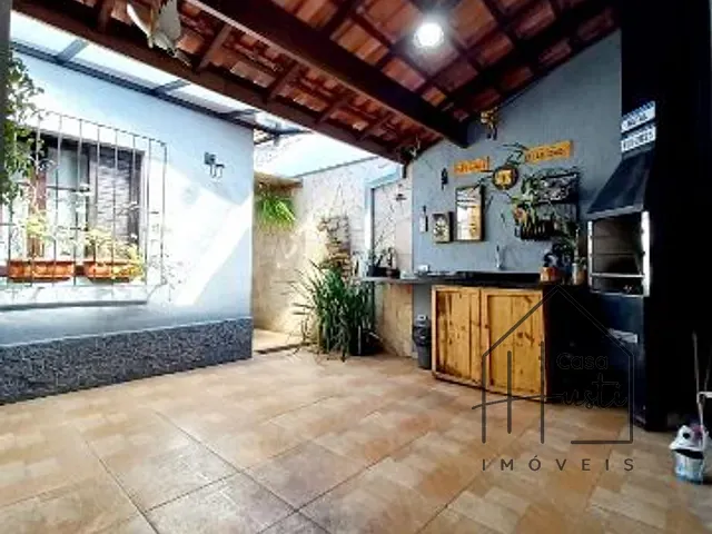 Casa com 128m² 2 quartos e 2 banheiros, à venda, no bairro Jardim Sabiá em Cotia