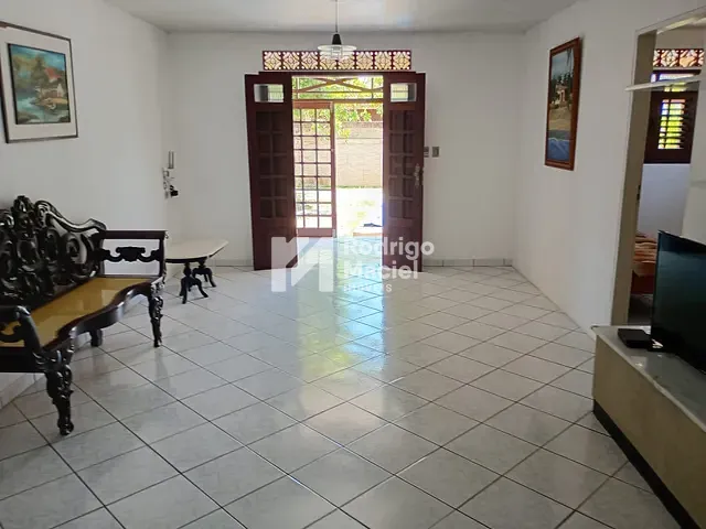 Casa com 451m² 4 quartos e 2 banheiros, à venda, no bairro Tamandaré em Tamandaré