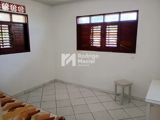 Casa com 451m² 4 quartos e 2 banheiros, à venda, no bairro Tamandaré em Tamandaré