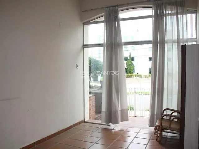 Casa com 625m² 3 quartos e 3 banheiros, à venda, no bairro Jardim Emília em Sorocaba