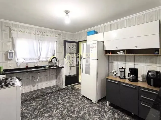 Casa 3 quartos e 2 banheiros, à venda, no bairro Tulipas em Jundiaí