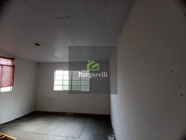 Casa 5 quartos e 2 banheiros, para alugar, no bairro Centro em Lavras