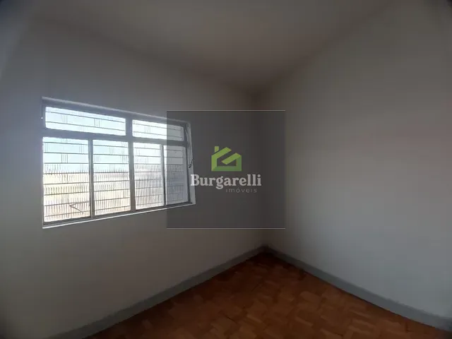 Casa 5 quartos e 2 banheiros, para alugar, no bairro Centro em Lavras