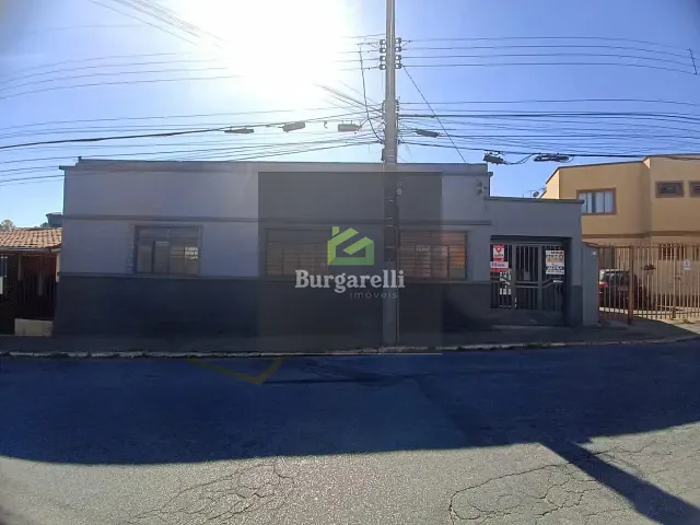 Casa 5 quartos e 2 banheiros, para alugar, no bairro Centro em Lavras