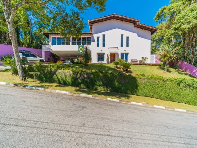 Casa com 1000m² 6 quartos e 8 banheiros, à venda, no bairro Alpes dos Araçás (Jordanésia) em Cajamar