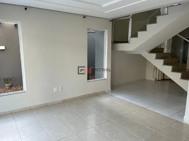 Casa 4 quartos e 2 banheiros, à venda, no bairro Esperança em Londrina