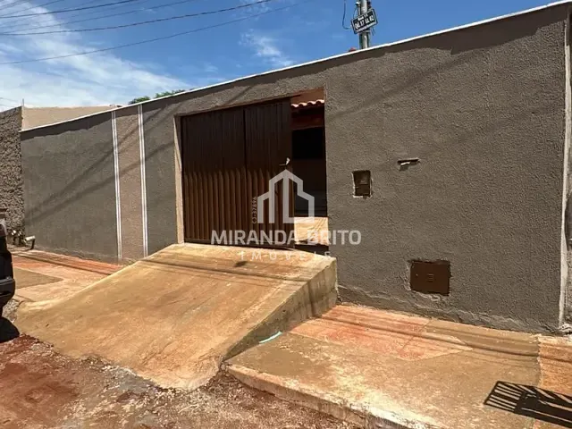 Casa 2 quartos e 1 banheiro, à venda, no bairro Setor Central em Guapó