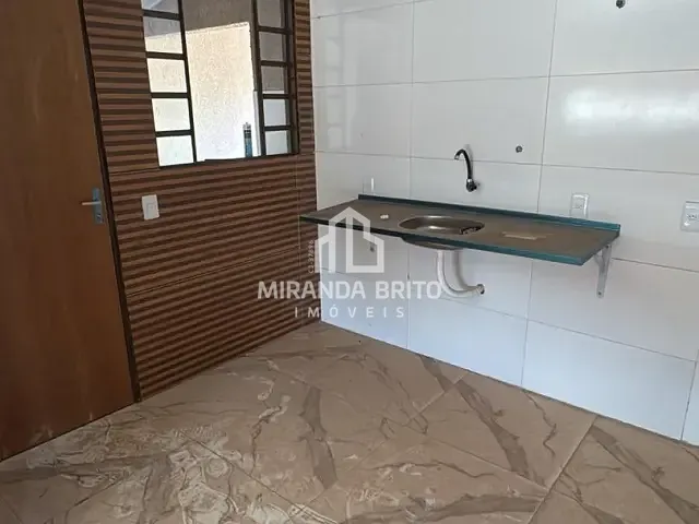 Casa 2 quartos e 1 banheiro, à venda, no bairro Setor Central em Guapó