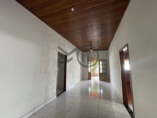 Casa com 250m² 4 quartos e 2 banheiros, à venda, no bairro CPA 4 em Cuiabá