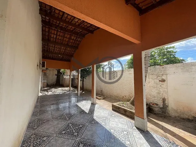 Casa com 250m² 4 quartos e 2 banheiros, à venda, no bairro CPA 4 em Cuiabá