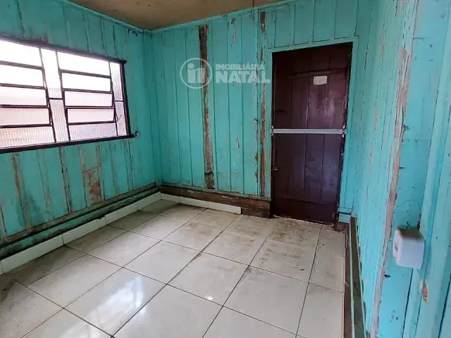 Casa com 125m² 2 quartos e 1 banheiro, para alugar, no bairro Tarobá em Londrina