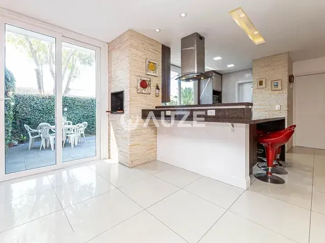 Casa com 197m² 3 quartos e 3 banheiros, à venda, no bairro Tingui em Curitiba