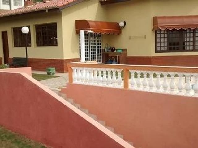 Casa com 2781m² 6 quartos e 7 banheiros, à venda, no bairro Dona Catarina em São Roque