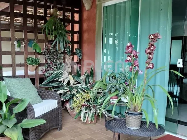 Casa com 430m² 4 quartos e 5 banheiros, à venda, no bairro Vila Petrópolis em Atibaia