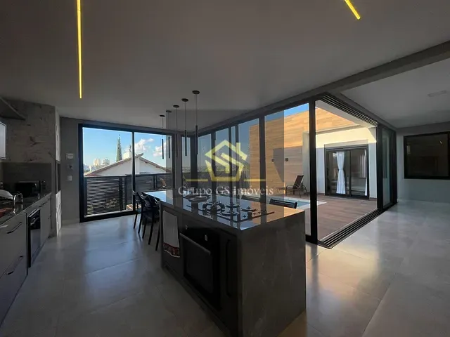 Casa com 580m² 3 quartos e 4 banheiros, à venda, no bairro Dois Córregos em Valinhos