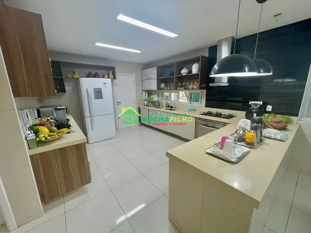 Casa com 700m², à venda, no bairro São Cristóvão em Teresina