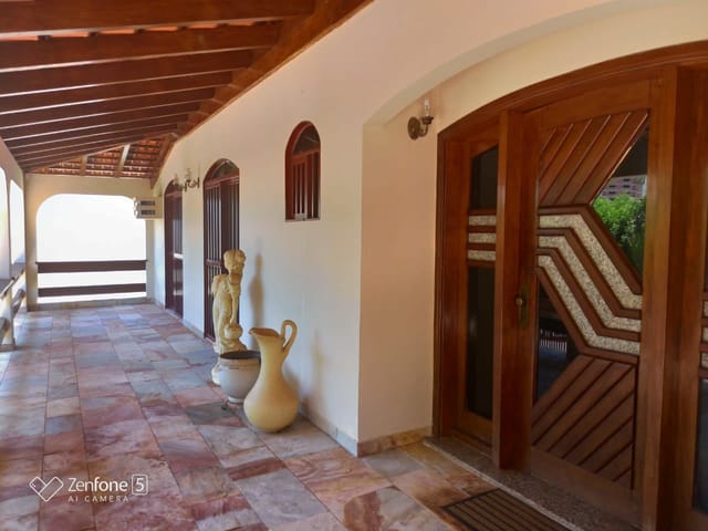 Casa com 1110m² 4 quartos e 5 banheiros, à venda ou para alugar, no bairro Jardim dos Estados em Campo Grande