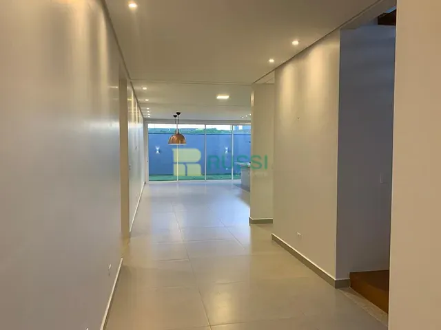 Casa com 500m² 5 quartos e 6 banheiros, para alugar, no bairro Urbanova em São José dos Campos