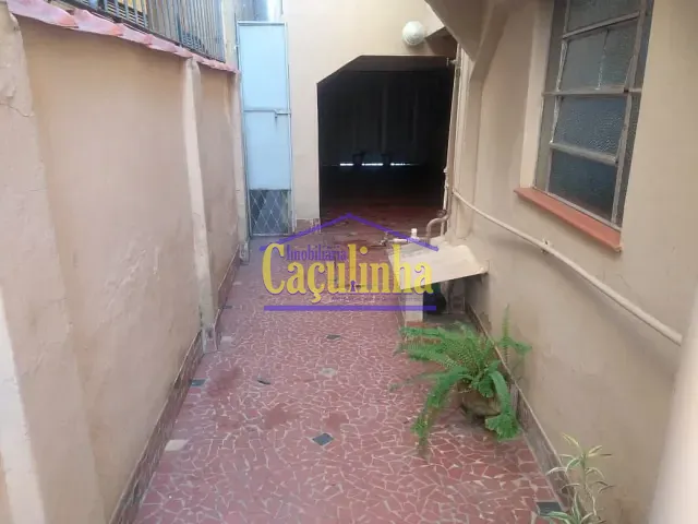 Casa com 1m² 3 quartos e 1 banheiro, à venda, no bairro Centro em Barra do Piraí