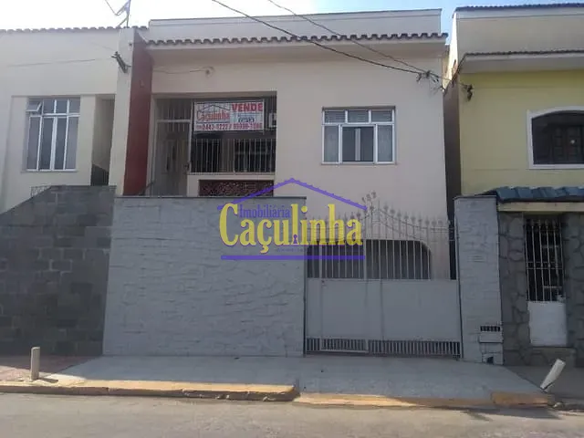 Casa com 1m² 3 quartos e 1 banheiro, à venda, no bairro Centro em Barra do Piraí