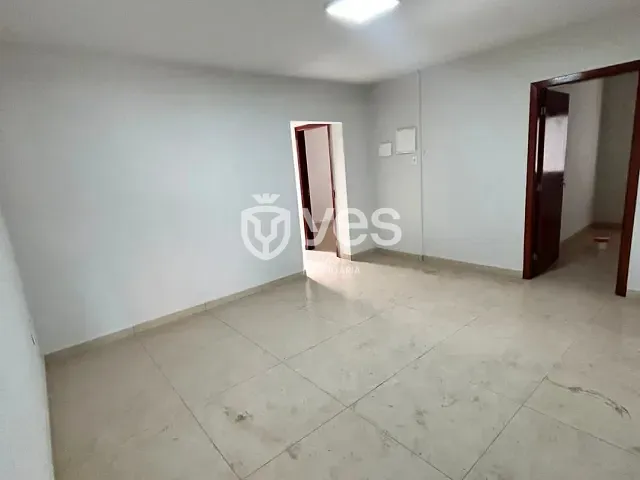 Casa 3 quartos e 3 banheiros, para alugar, no bairro Centro em Araxá