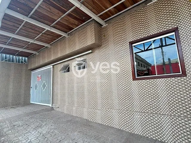Casa 3 quartos e 3 banheiros, para alugar, no bairro Centro em Araxá