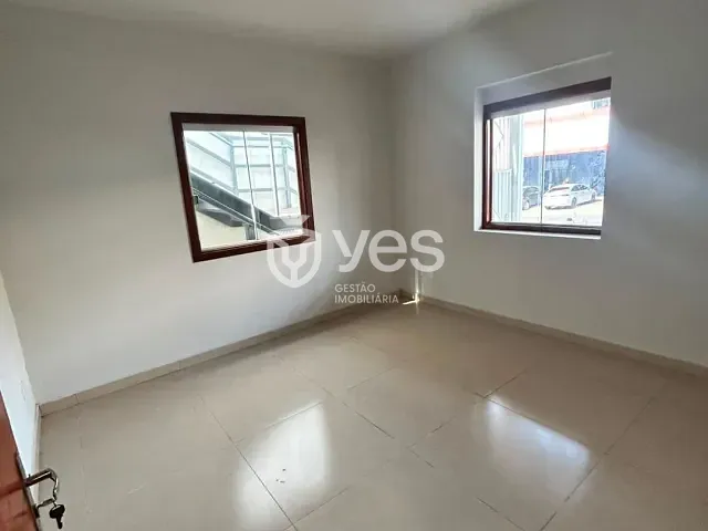 Casa 3 quartos e 3 banheiros, para alugar, no bairro Centro em Araxá