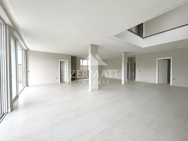 Casa com 350m² 5 quartos e 6 banheiros, à venda, no bairro Itoupava Central em Blumenau