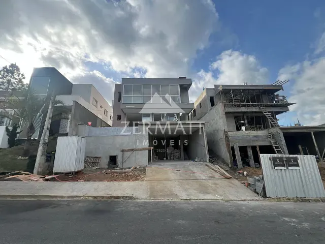 Casa com 350m² 5 quartos e 6 banheiros, à venda, no bairro Itoupava Central em Blumenau