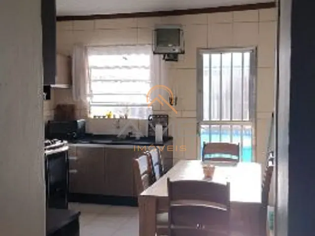 Casa 2 quartos e 1 banheiro, à venda, no bairro Fragata em Pelotas