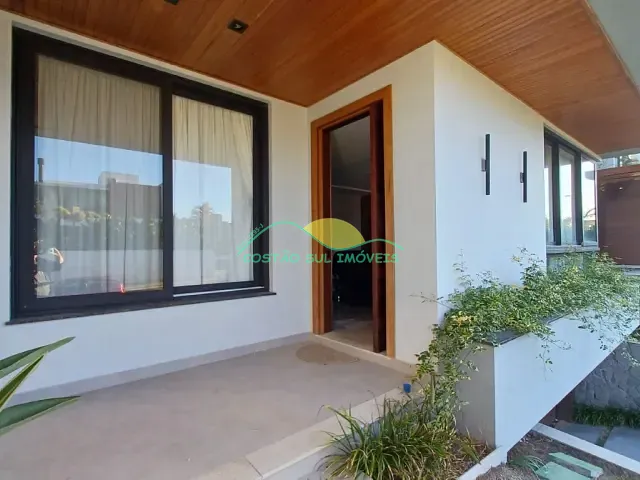 Casa com 369m² 3 quartos e 4 banheiros, à venda, no bairro Morro das Pedras em Florianópolis