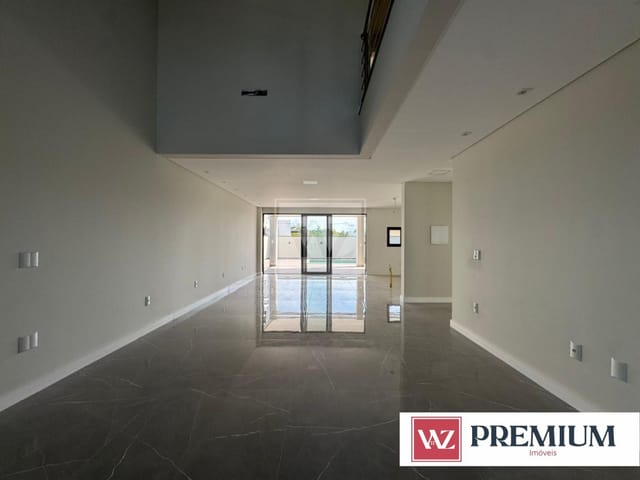 Casa com 358m² 4 quartos e 5 banheiros, à venda, no bairro Santa Regina em Camboriú