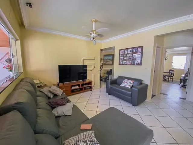 Casa com 502m² 6 quartos e 8 banheiros, à venda, no bairro Mediterrâneo em Londrina