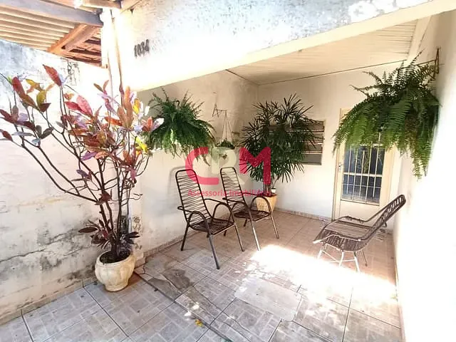 Casa com 350m² 3 quartos e 2 banheiros, à venda, no bairro Bom Retiro em Taquaritinga