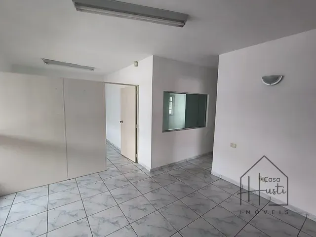 Casa com 305m², para alugar, no bairro Centro em São Sebastião
