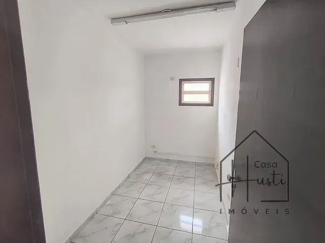 Casa com 305m², para alugar, no bairro Centro em São Sebastião