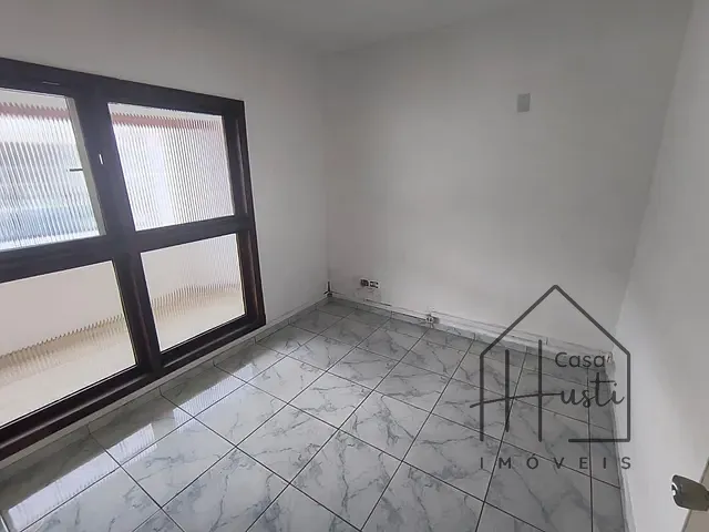 Casa com 305m², para alugar, no bairro Centro em São Sebastião