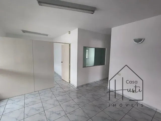 Casa com 305m², para alugar, no bairro Centro em São Sebastião