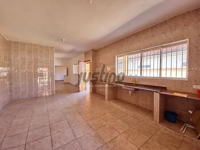 Casa com 400m² 3 quartos e 2 banheiros, à venda, no bairro Vila São Paulo em Itanhaém
