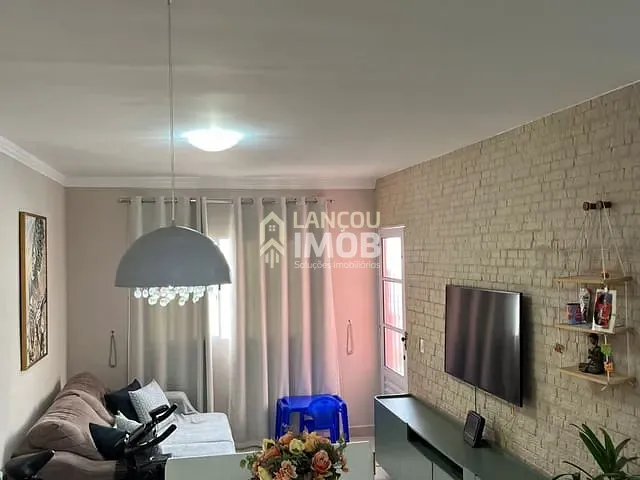 Casa 2 quartos e 1 banheiro, à venda, no bairro Residencial Santa Giovana em Jundiaí