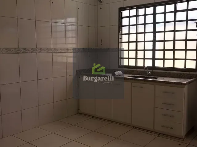 Casa 3 quartos e 2 banheiros, à venda, no bairro Jardim Vila Rica em Lavras