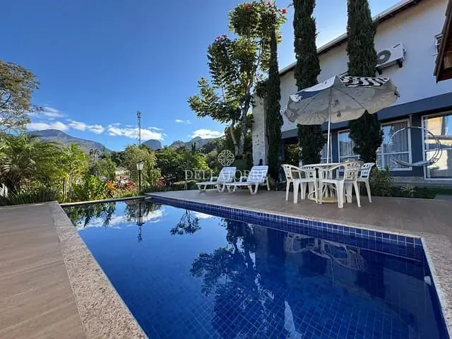 Casa com 1400m² 4 quartos e 4 banheiros, à venda, no bairro Golfe em Teresópolis