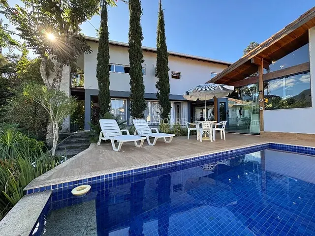 Casa com 1400m² 4 quartos e 4 banheiros, à venda, no bairro Golfe em Teresópolis