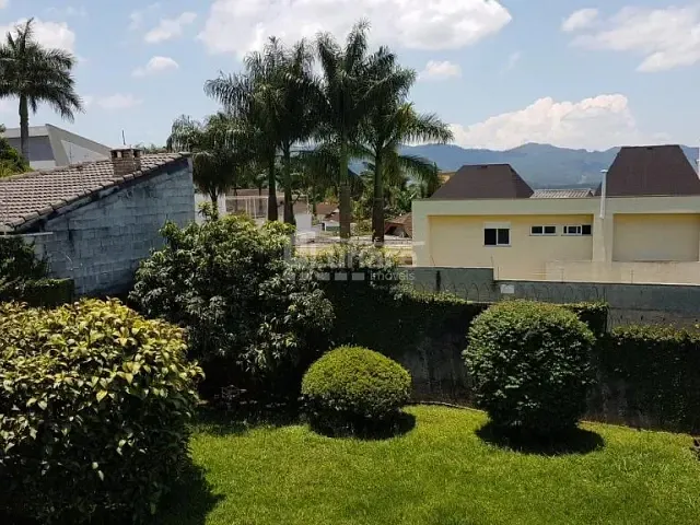 Casa com 1200m² 6 quartos e 5 banheiros, à venda, no bairro Vila Oliveira em Mogi das Cruzes