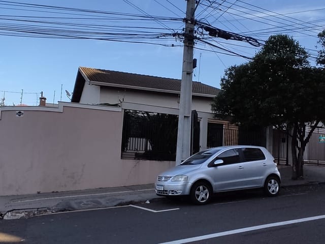 Casa com 343m² 4 quartos e 2 banheiros, à venda, no bairro Centro em Cambé