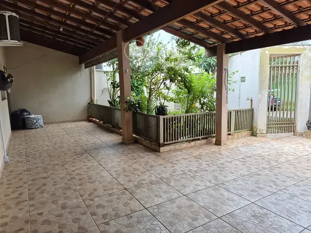 Casa 3 quartos e 2 banheiros, à venda, no bairro Jardim São Vicente Palloti em Londrina