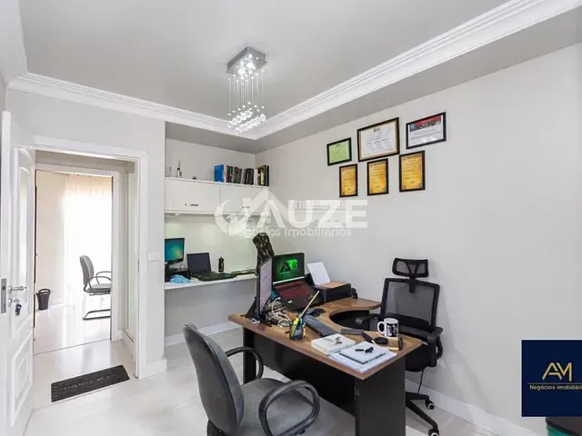 Casa com 360m² 5 quartos e 6 banheiros, à venda, no bairro Vila Izabel em Curitiba