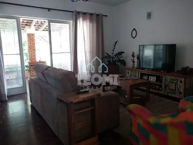 Casa com 320m² 3 quartos e 2 banheiros, à venda, no bairro Parque Residencial Bom Conselho em Taubaté