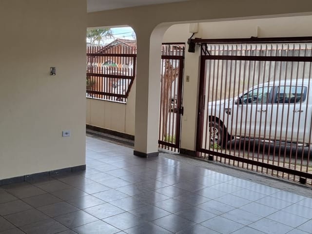 Casa com 300m² 3 quartos e 4 banheiros, para alugar, no bairro Jardim São Jorge em São João da Boa Vista